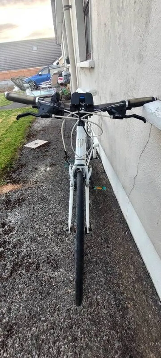 Trek 7.3 - Image 2