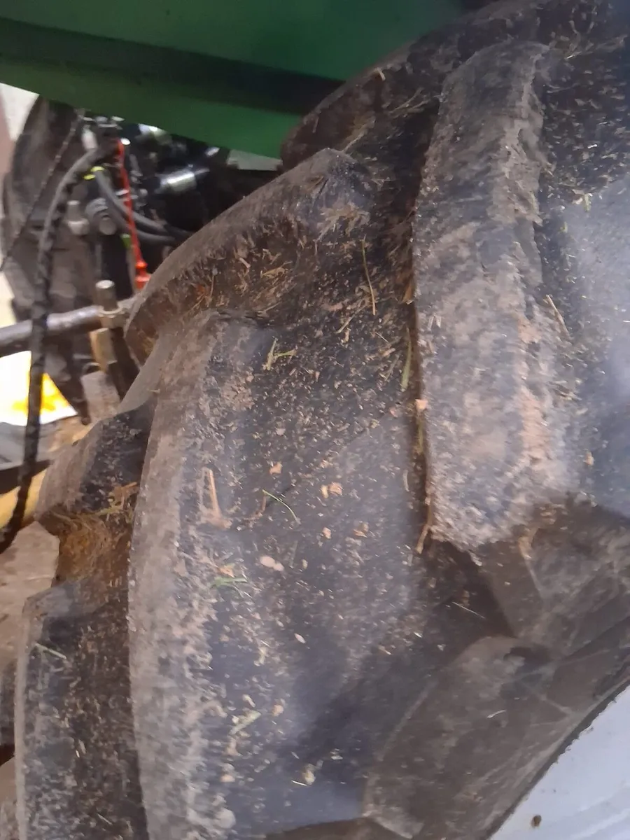 Rims and tyres 480/65/34 -420/65/24 trellborg - Image 2