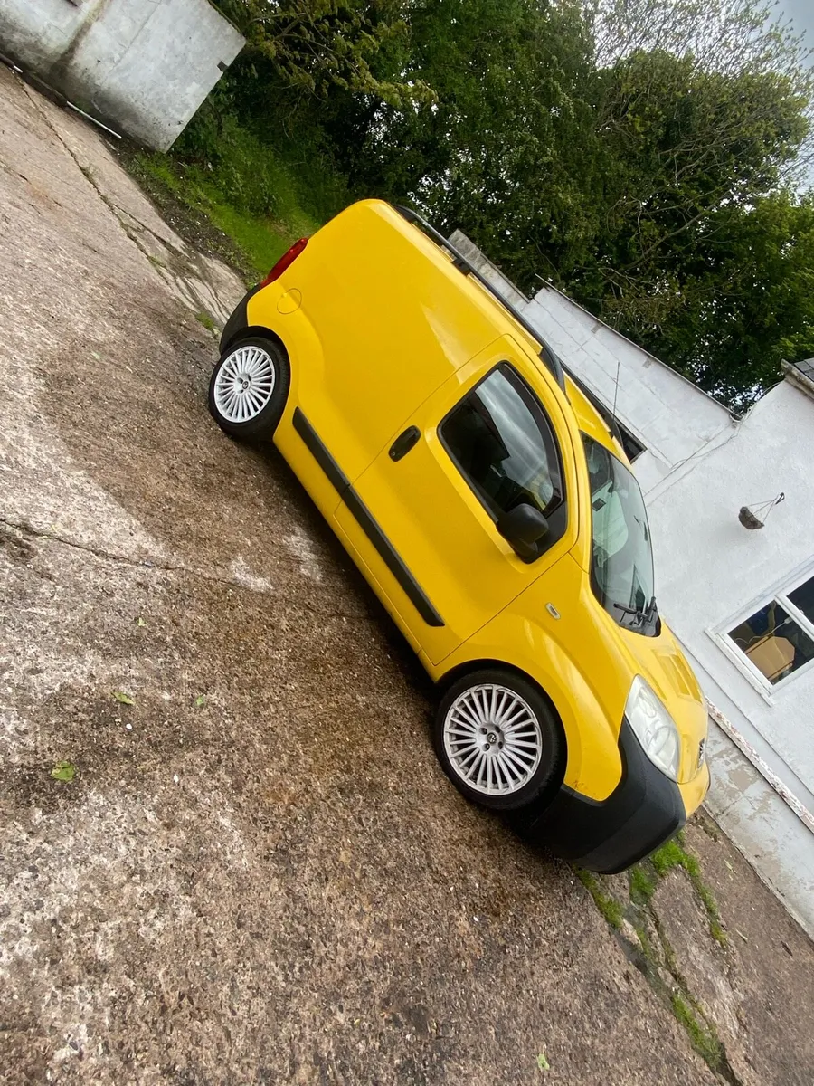 2011 Peugeot Bipper - Image 2