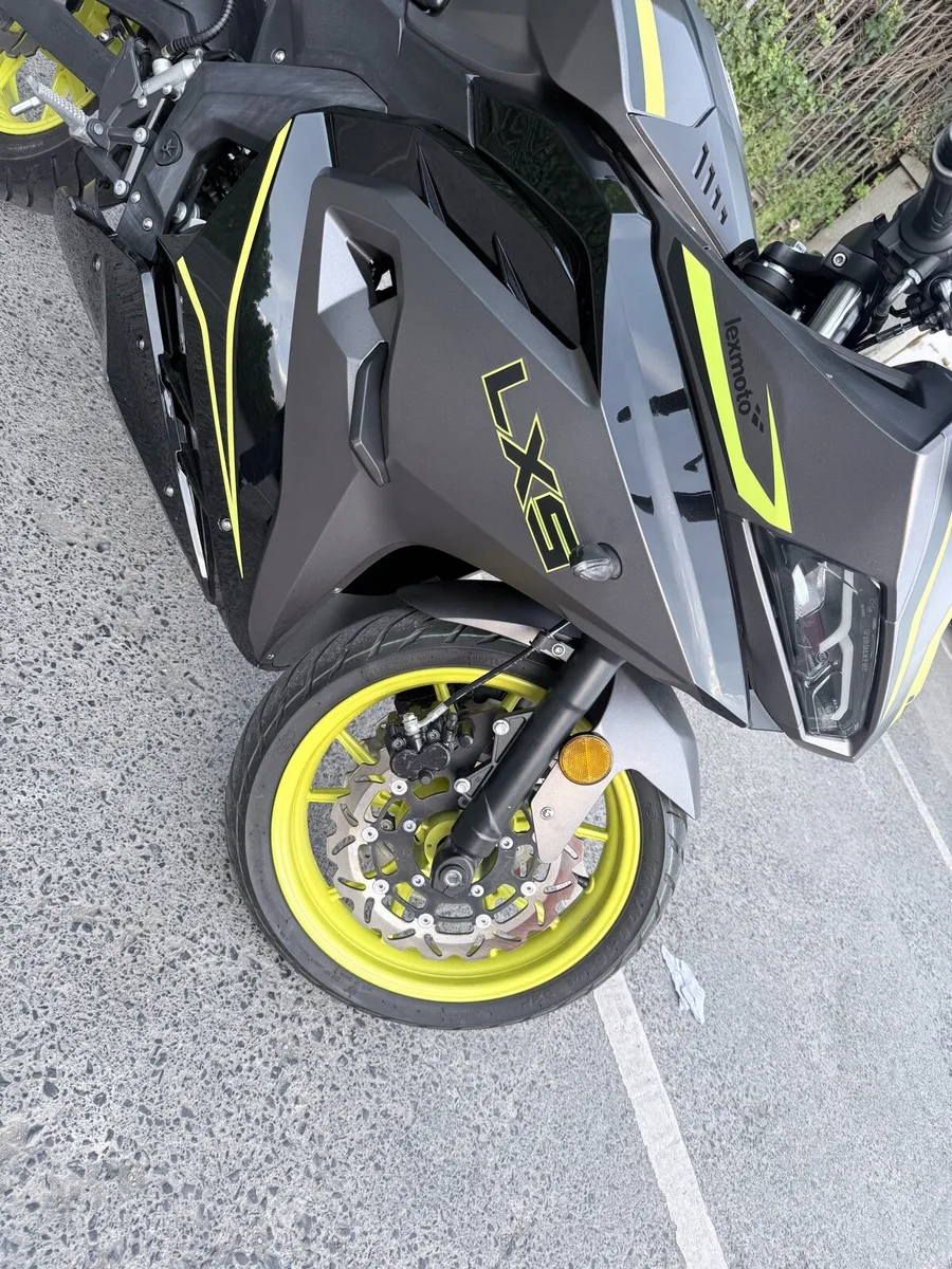 Motorcycle - Image 4