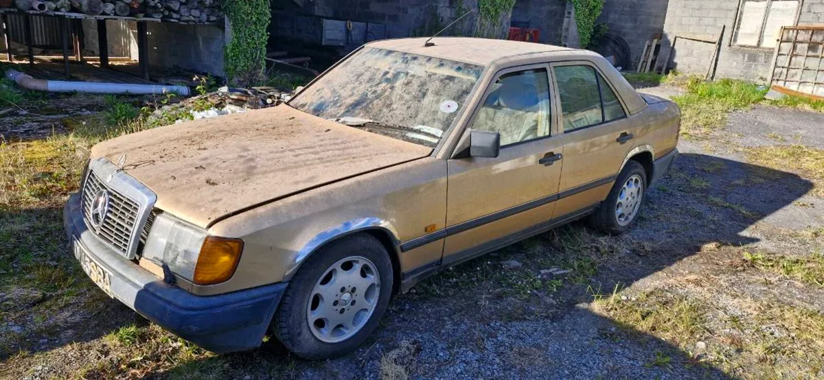 Mercedes 300d barn find - Image 3