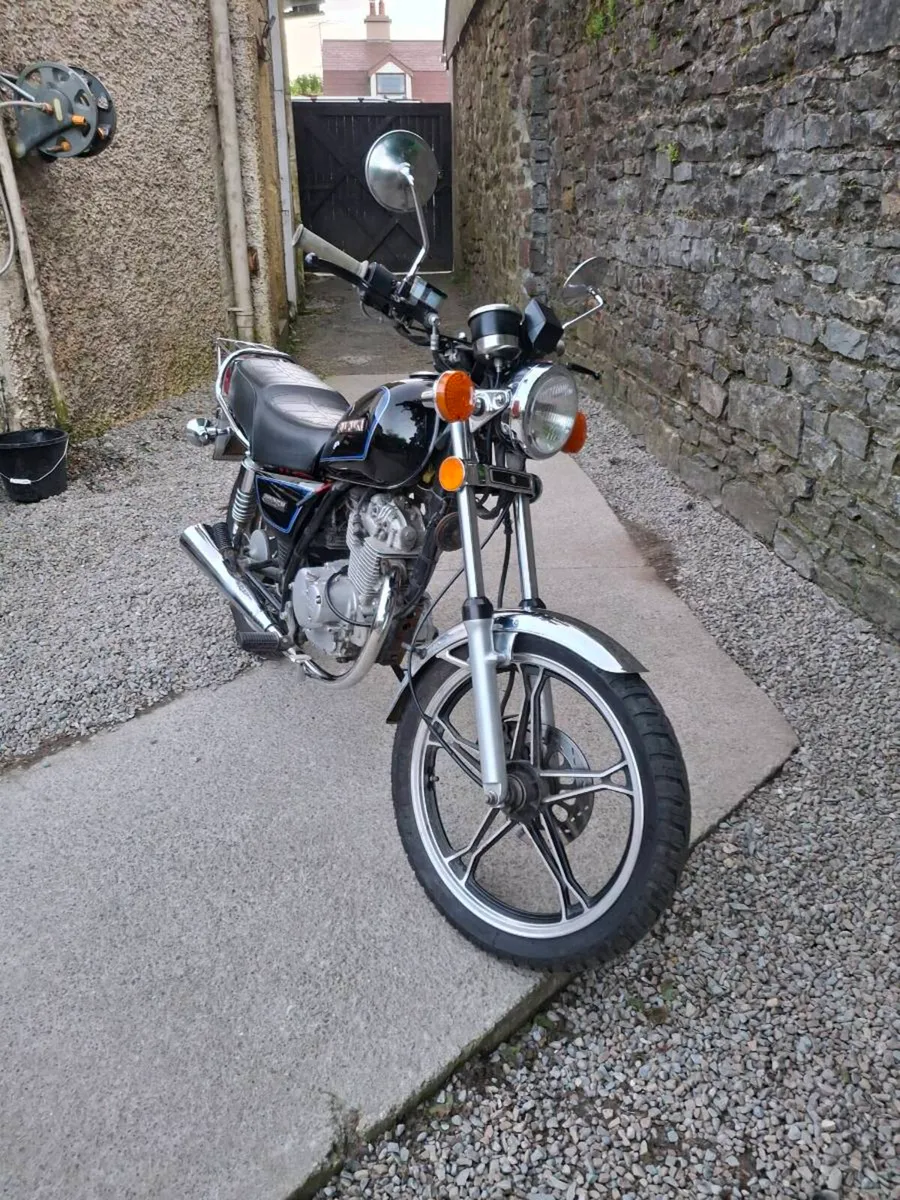 Suzuki GN125 - Image 1