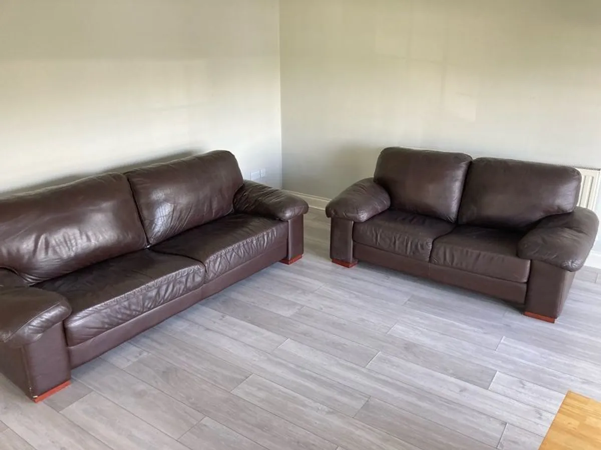 Sofa suite  4 & 2 seater - Image 2