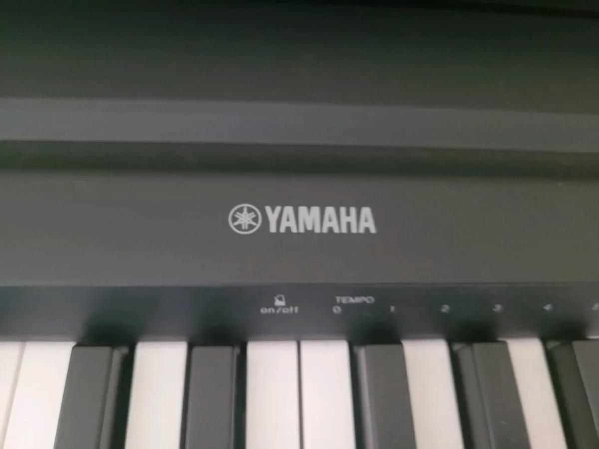 Yamaha digital piano P-45 - Image 4