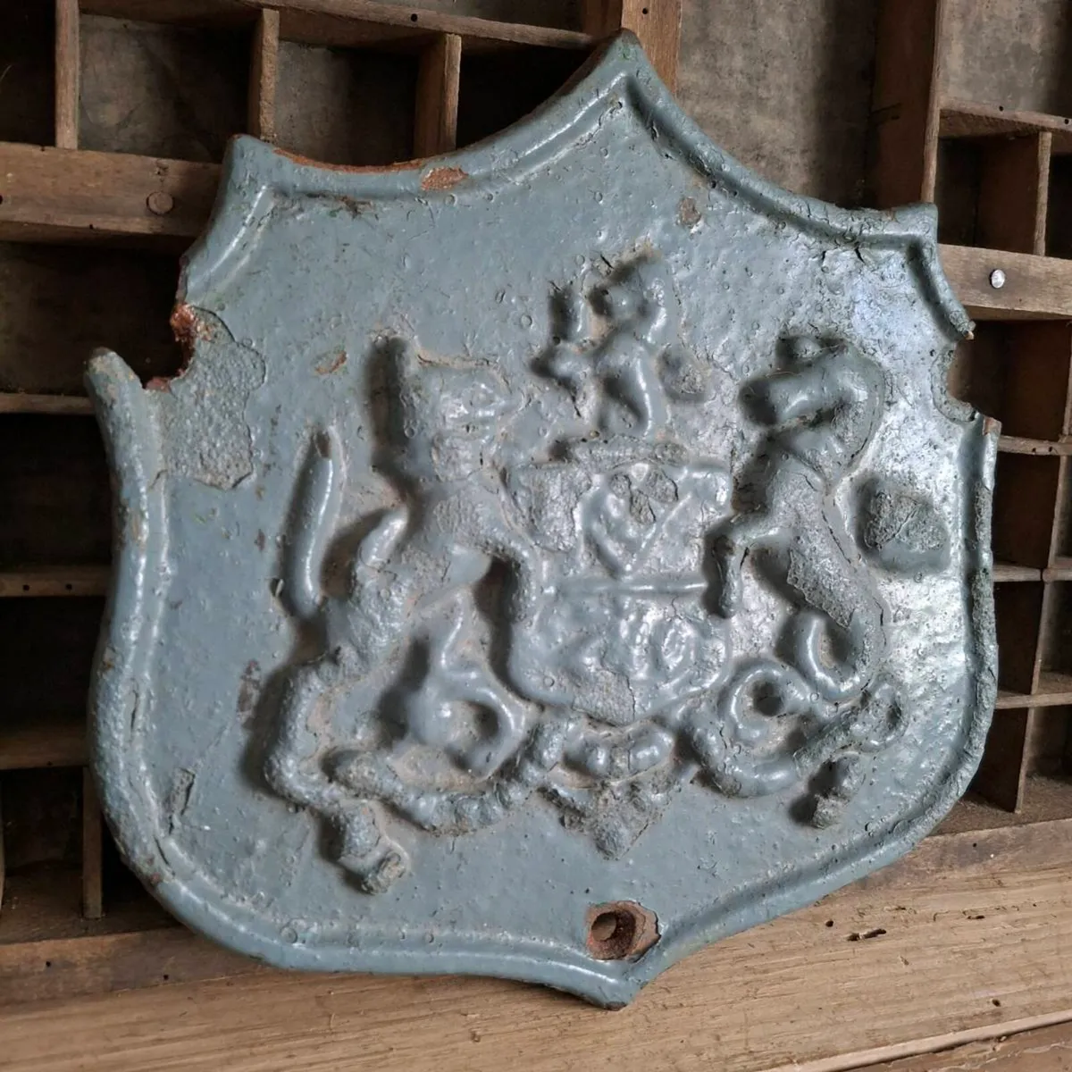 Antique Coat of Arms - Image 2