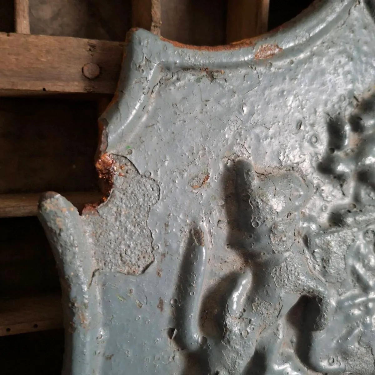 Antique Coat of Arms - Image 3