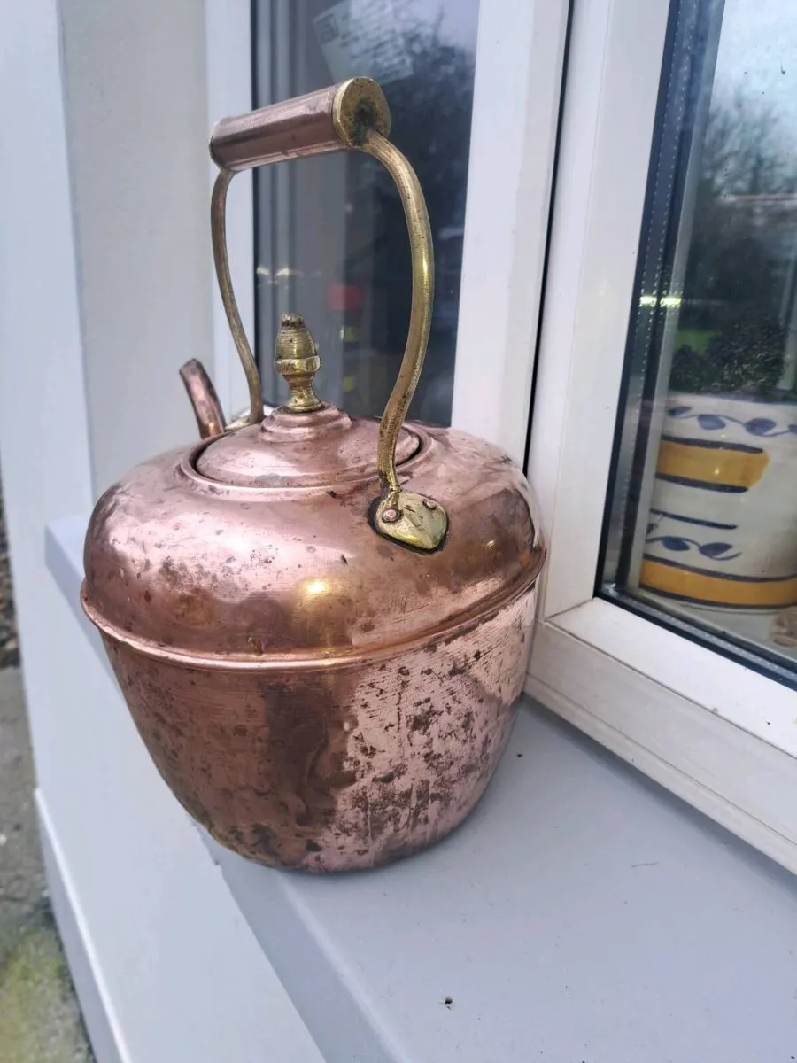 Old copper kettle - Image 2