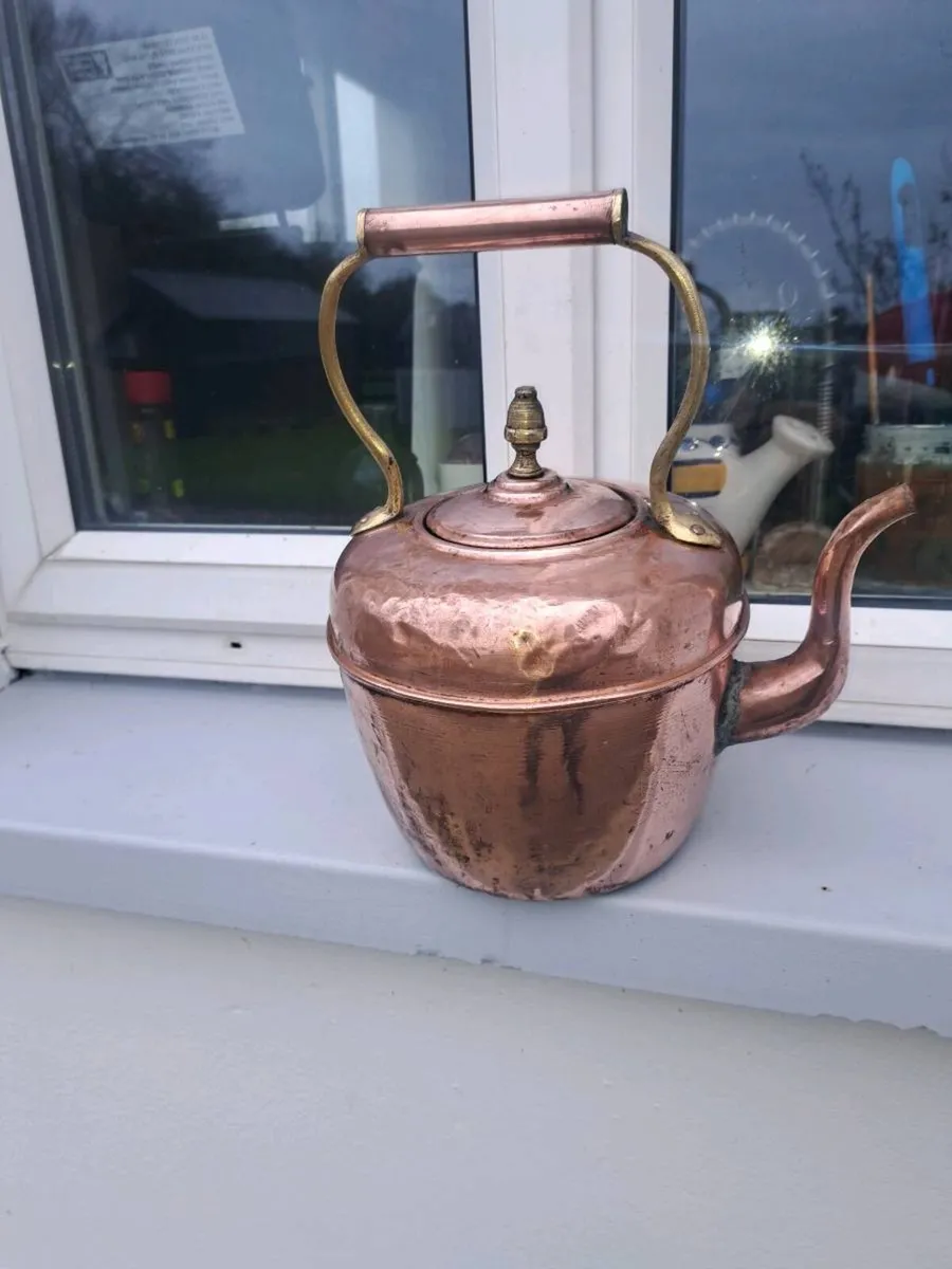 Old copper kettle - Image 3