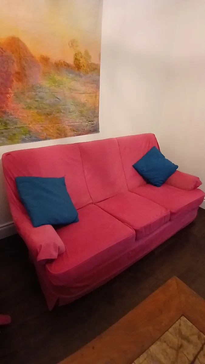 Free to collect 3 piece suite - Image 1