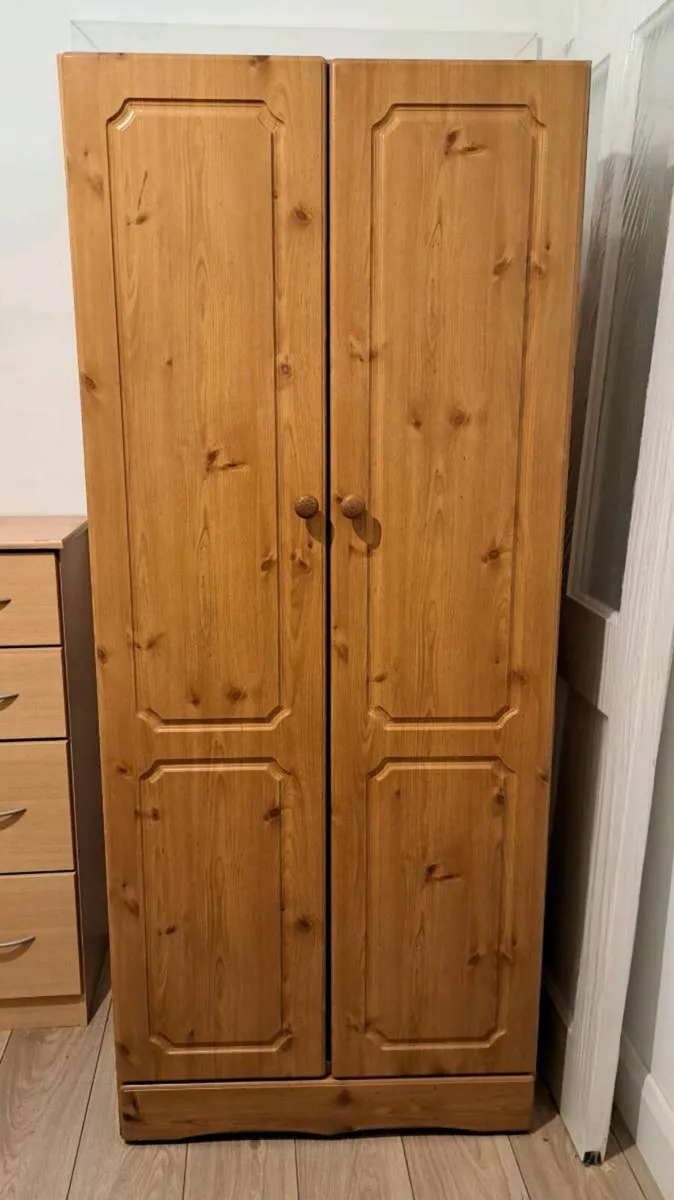6FT Wardrobe Great Condition - Image 1