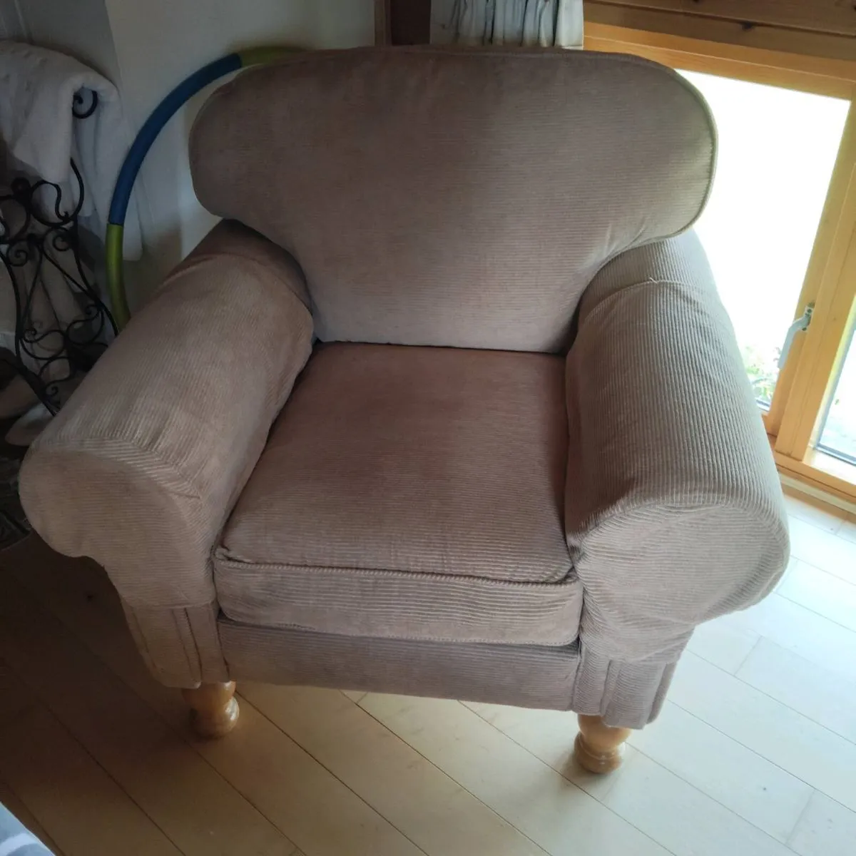 OCCASIONAL CHAIR - Image 2