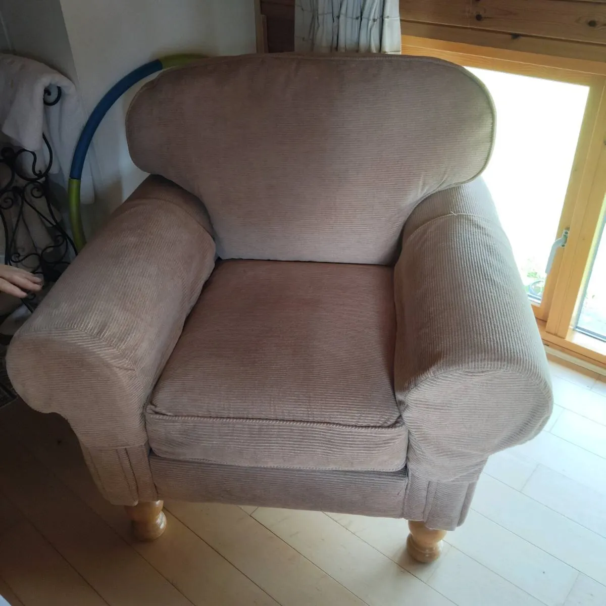 OCCASIONAL CHAIR - Image 3