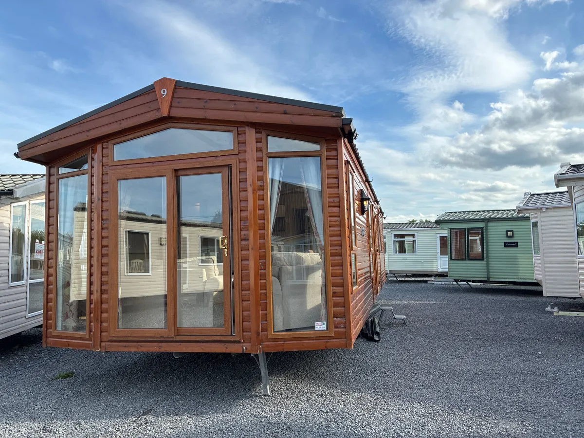 SPECTACULAR RESIDENTIAL SPEC LOG CABIN ON WHEELS. - Image 2
