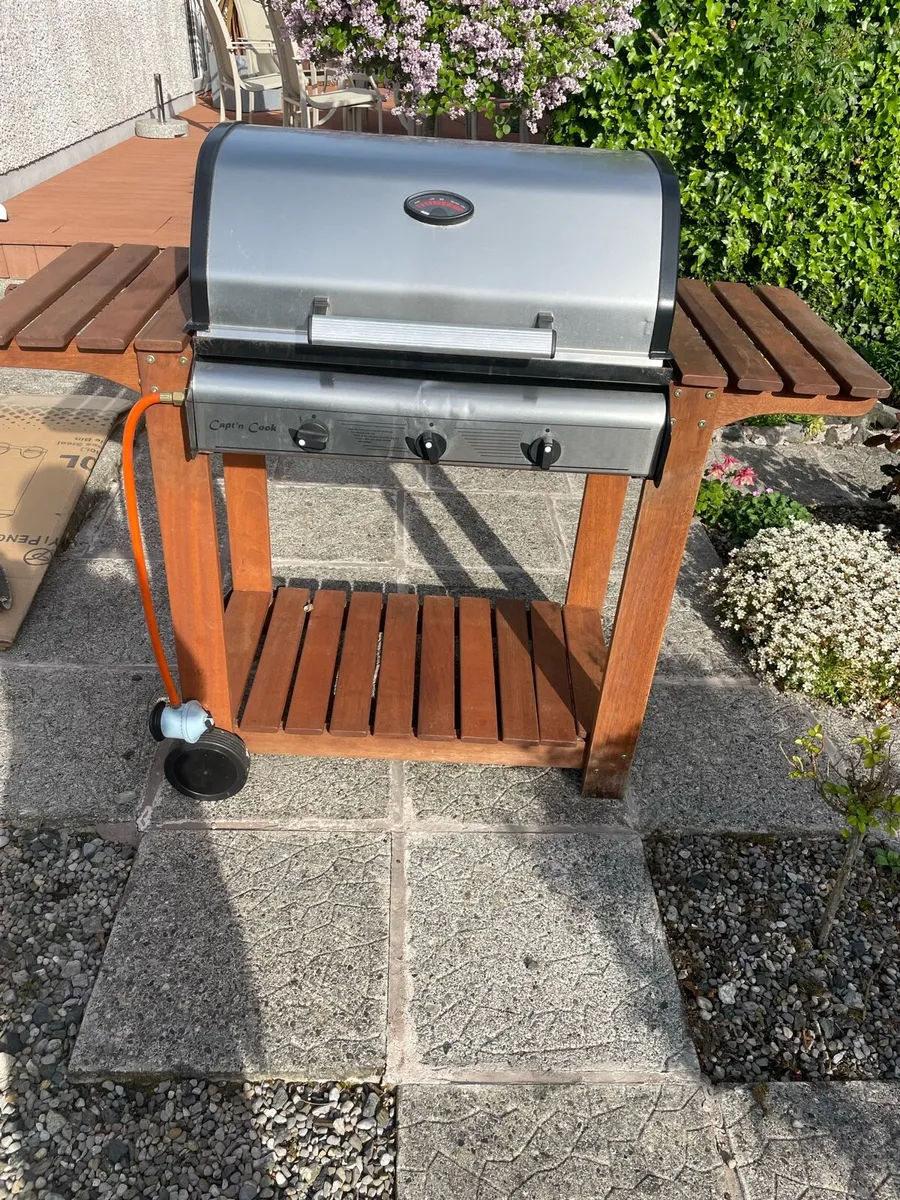 Cap’n Cook gas barbecue - Image 1