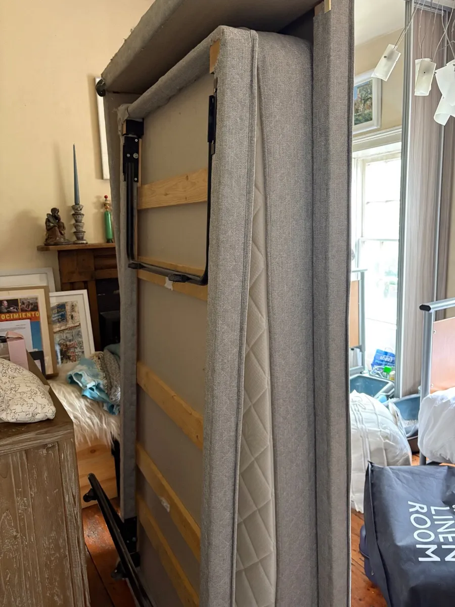 Trundle bed and double mattress - Image 2