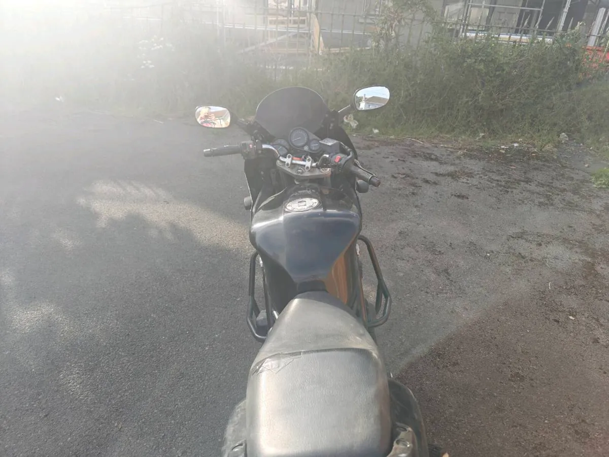 Yamaha Fazer 600 - Image 4