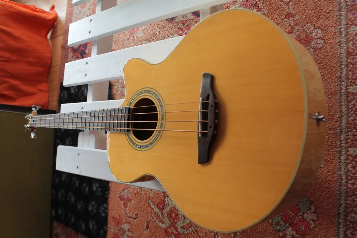Takamine electro/acoustic Bass guitar - Image 2