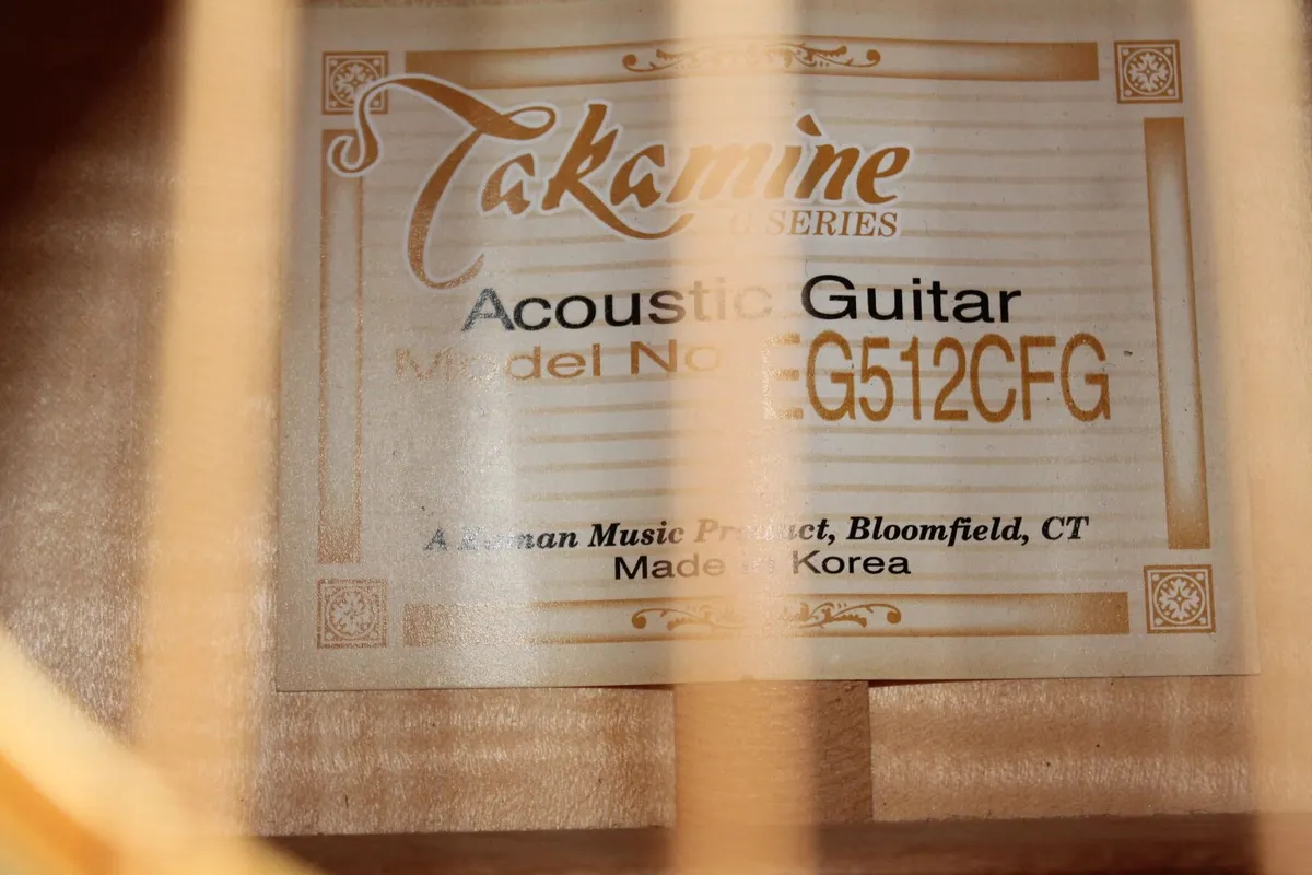 Takamine electro/acoustic Bass guitar - Image 4