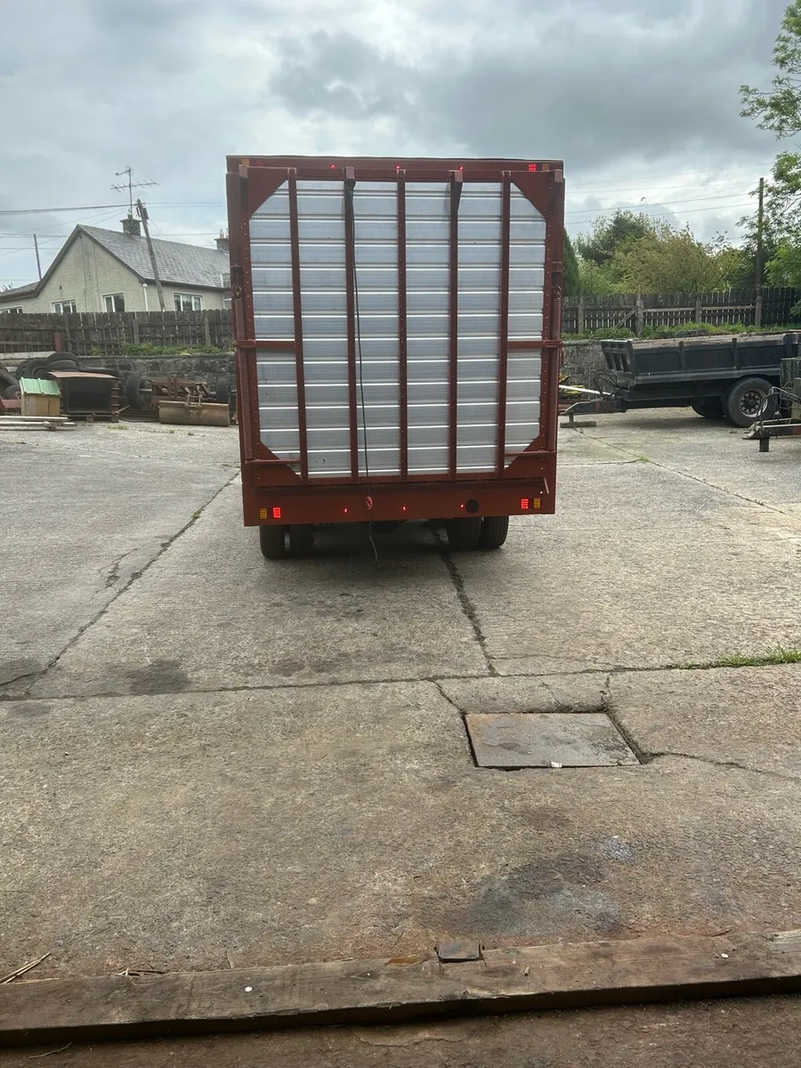 Cattle trailer - Image 1