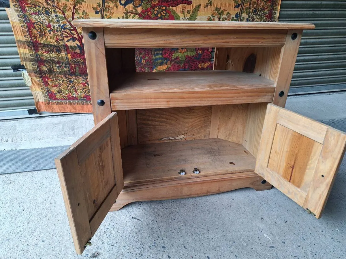 Rustic solid pine TV unit (DELIVERY) - Image 4