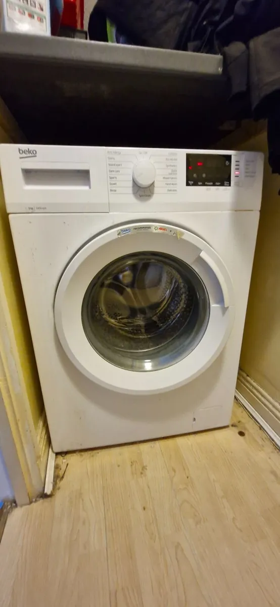 Washing machine - Image 1