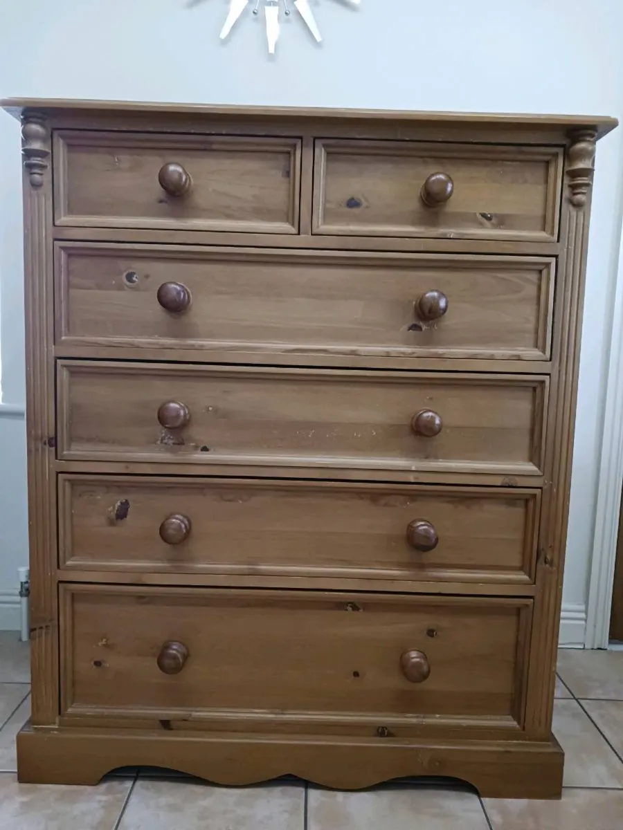 Chest of drawers - Image 1