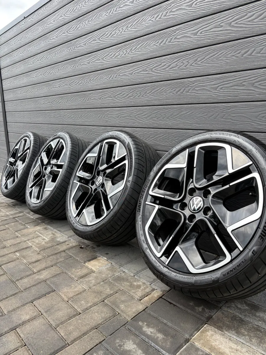 18” GENUINE VOLKSWAGEN GOLF R-LINE ALLOYS & TYRES - Image 1