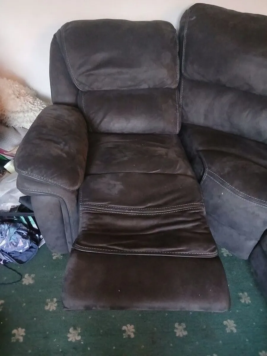 Free Sofa - Image 3