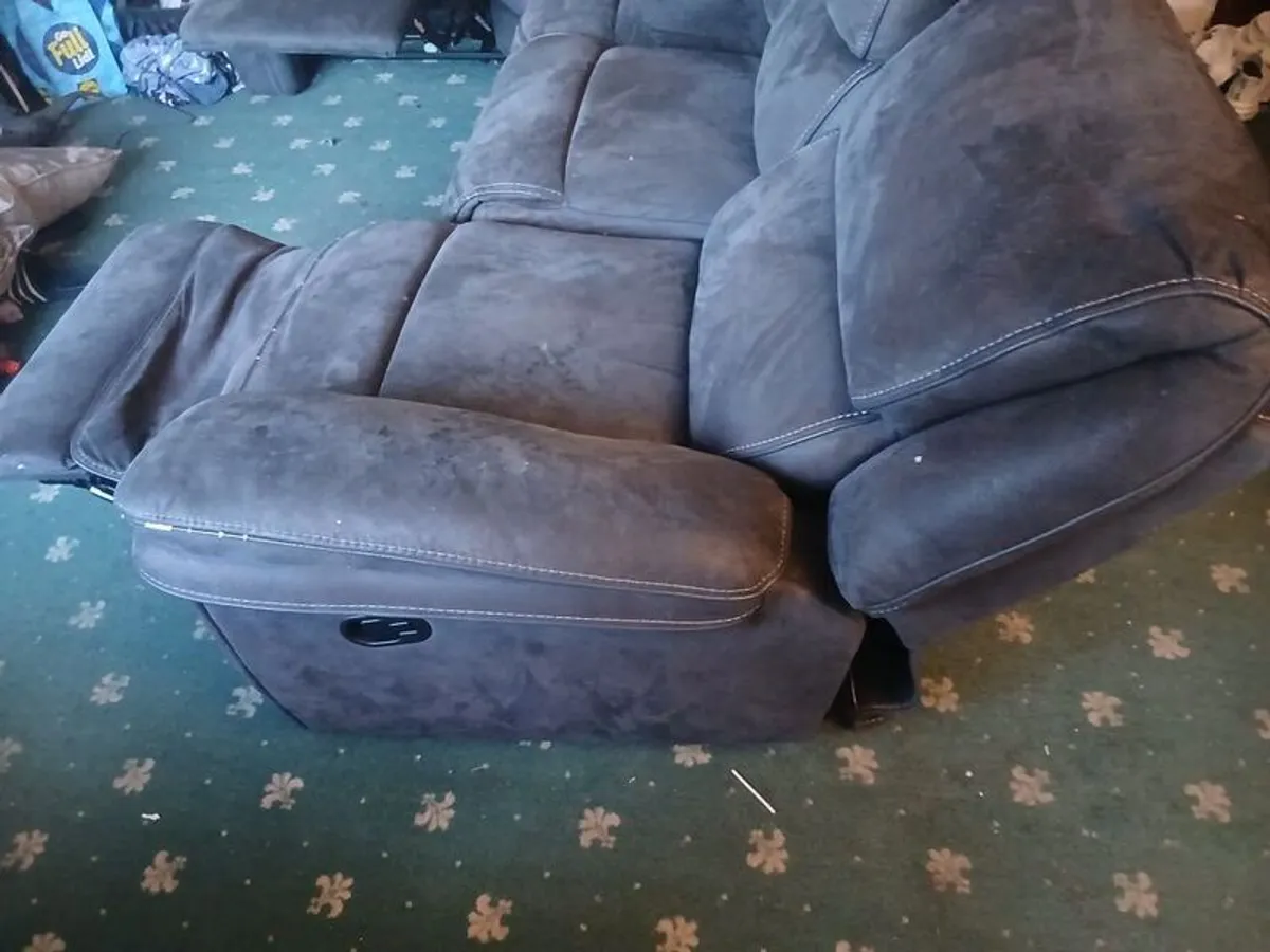 Free Sofa - Image 1