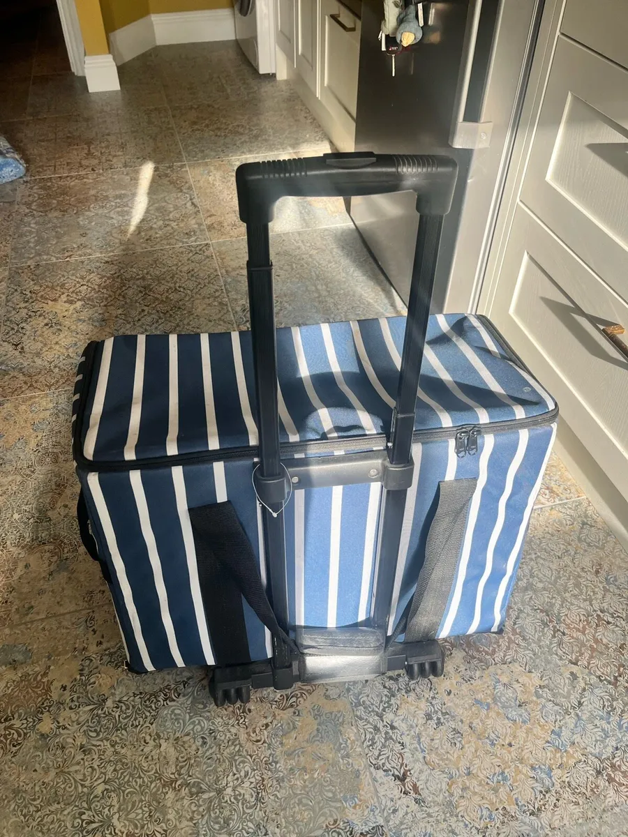 Extra Large rolling Sewing Machine case - Image 2