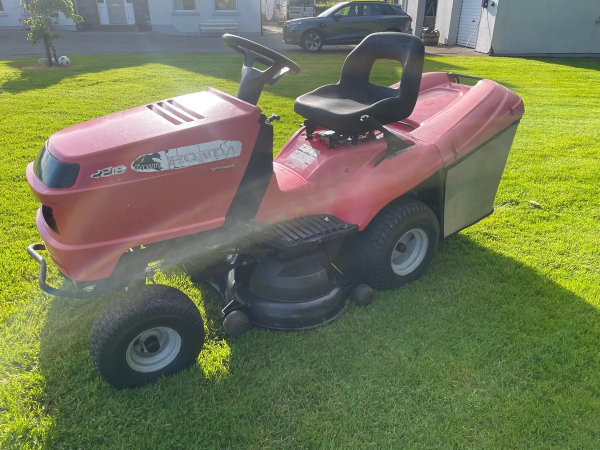 Ride on lawnmower - Image 3
