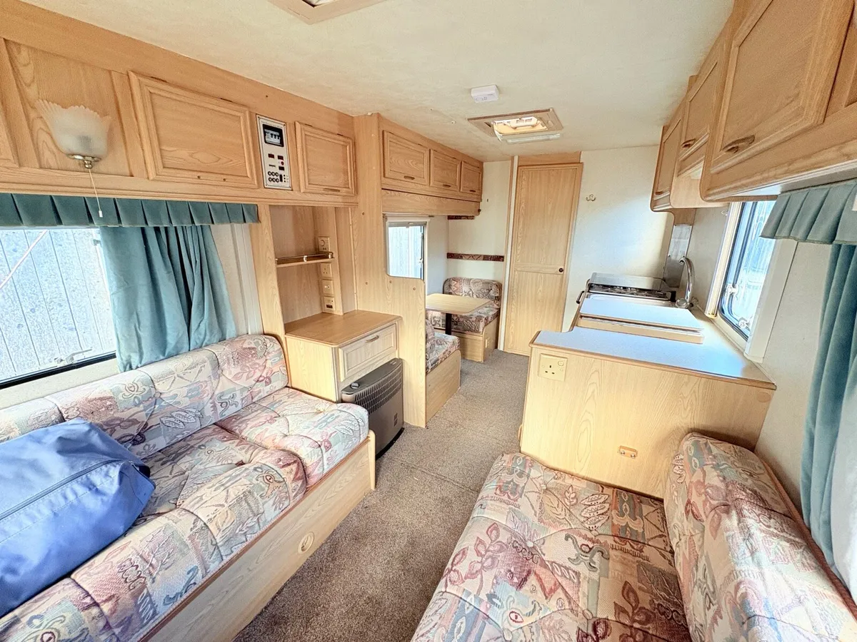 4/5 berth caravan - Image 3
