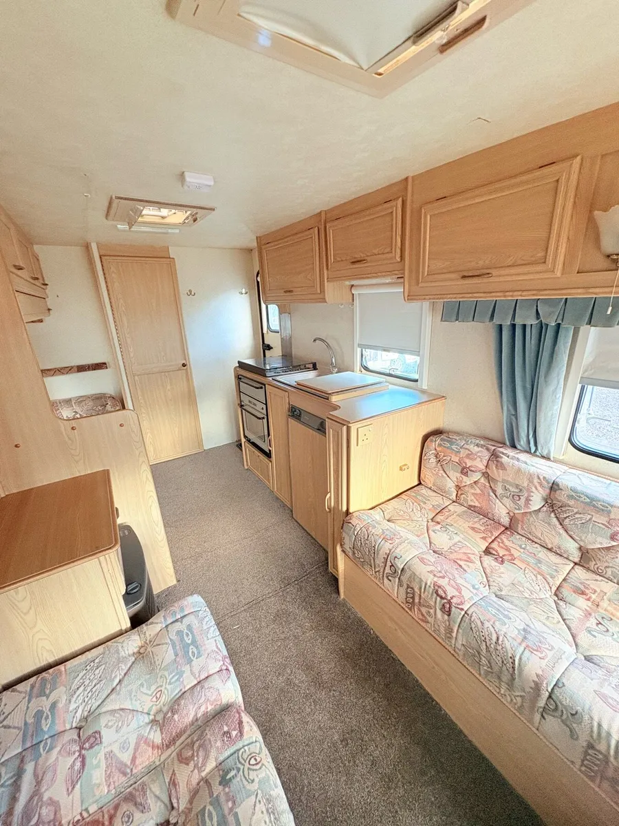 4/5 berth caravan - Image 4