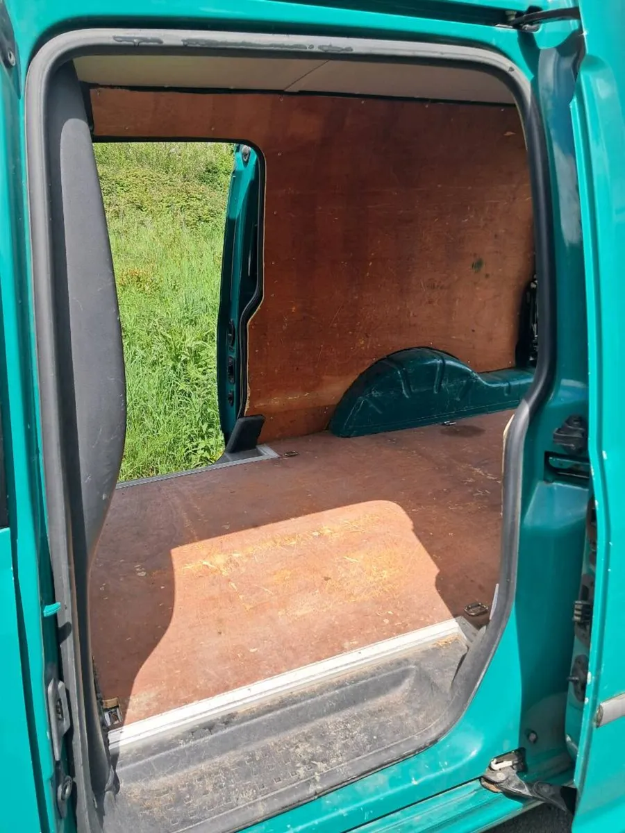 VW CADDY - Image 4