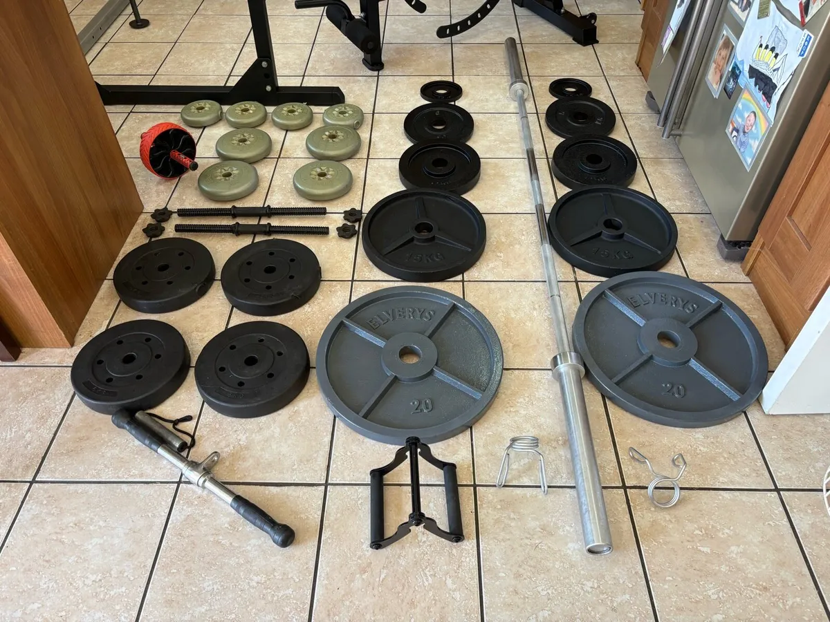 PERFECT GYM WEIGHTLIFTING SQUAT RACK SET UP!! - Image 2