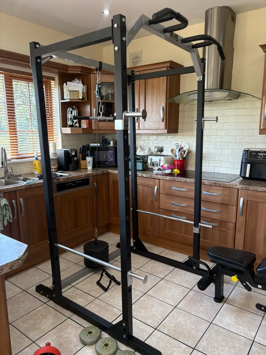PERFECT GYM WEIGHTLIFTING SQUAT RACK SET UP!! - Image 4