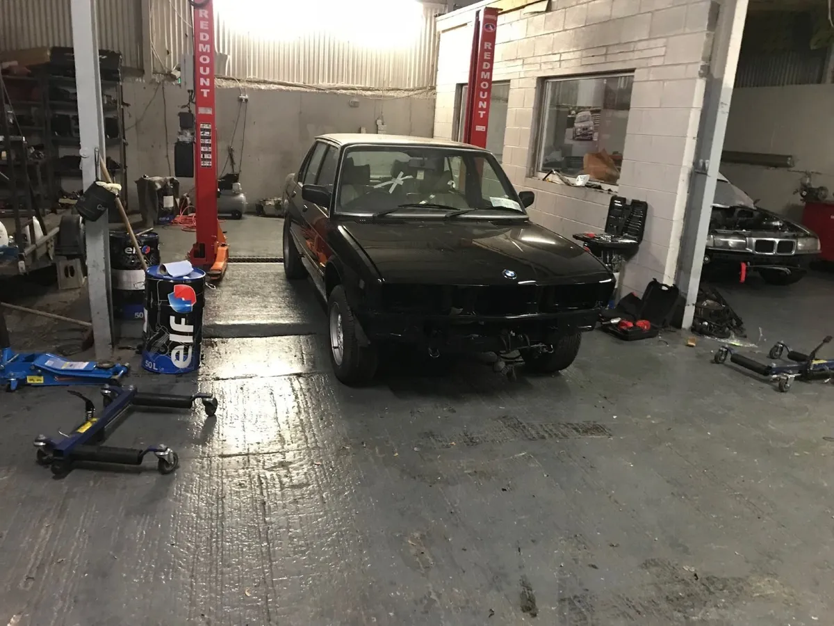 bmw e28 1985 rolling shell - Image 1