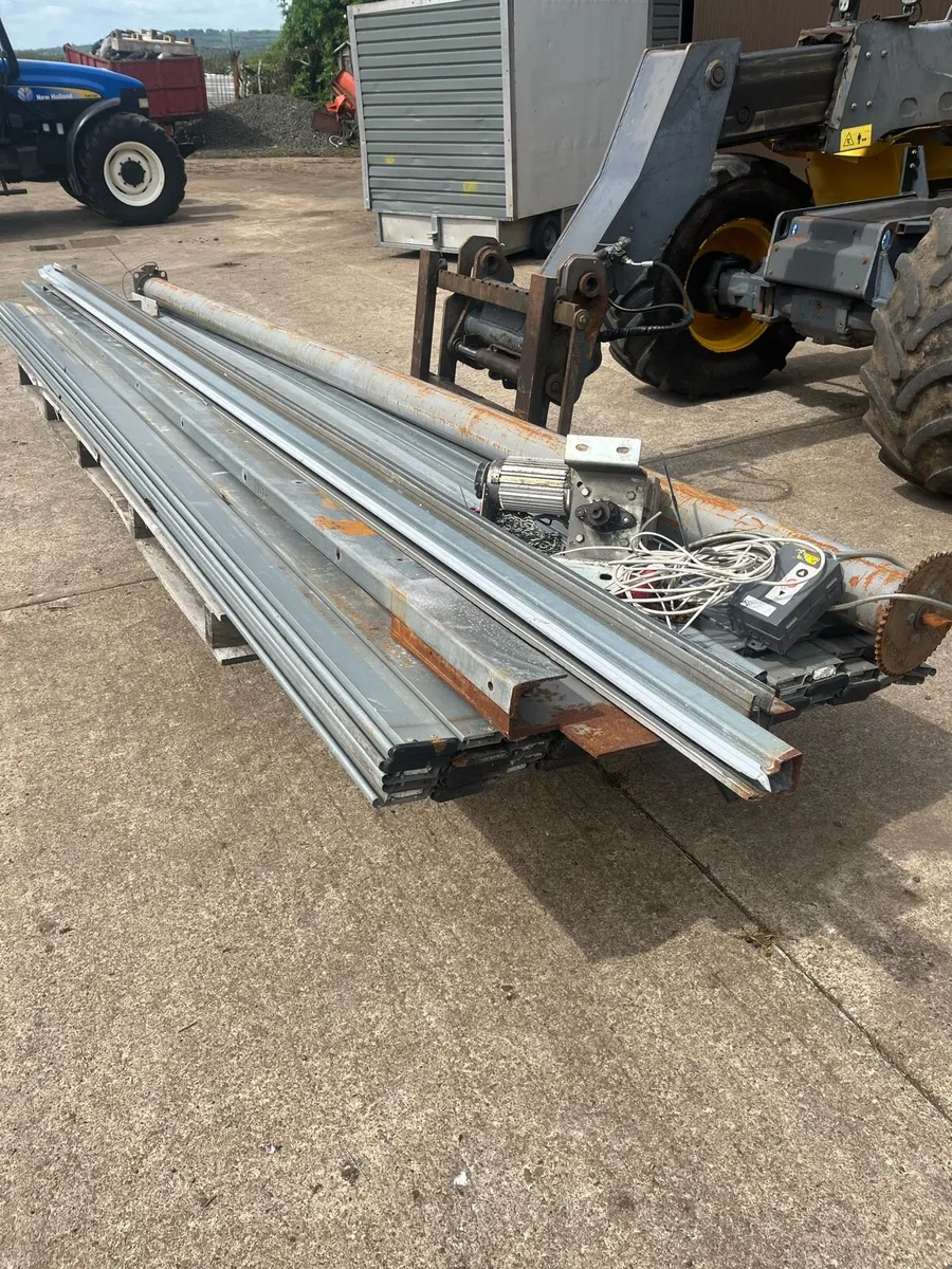 Roller shutter door - Image 1