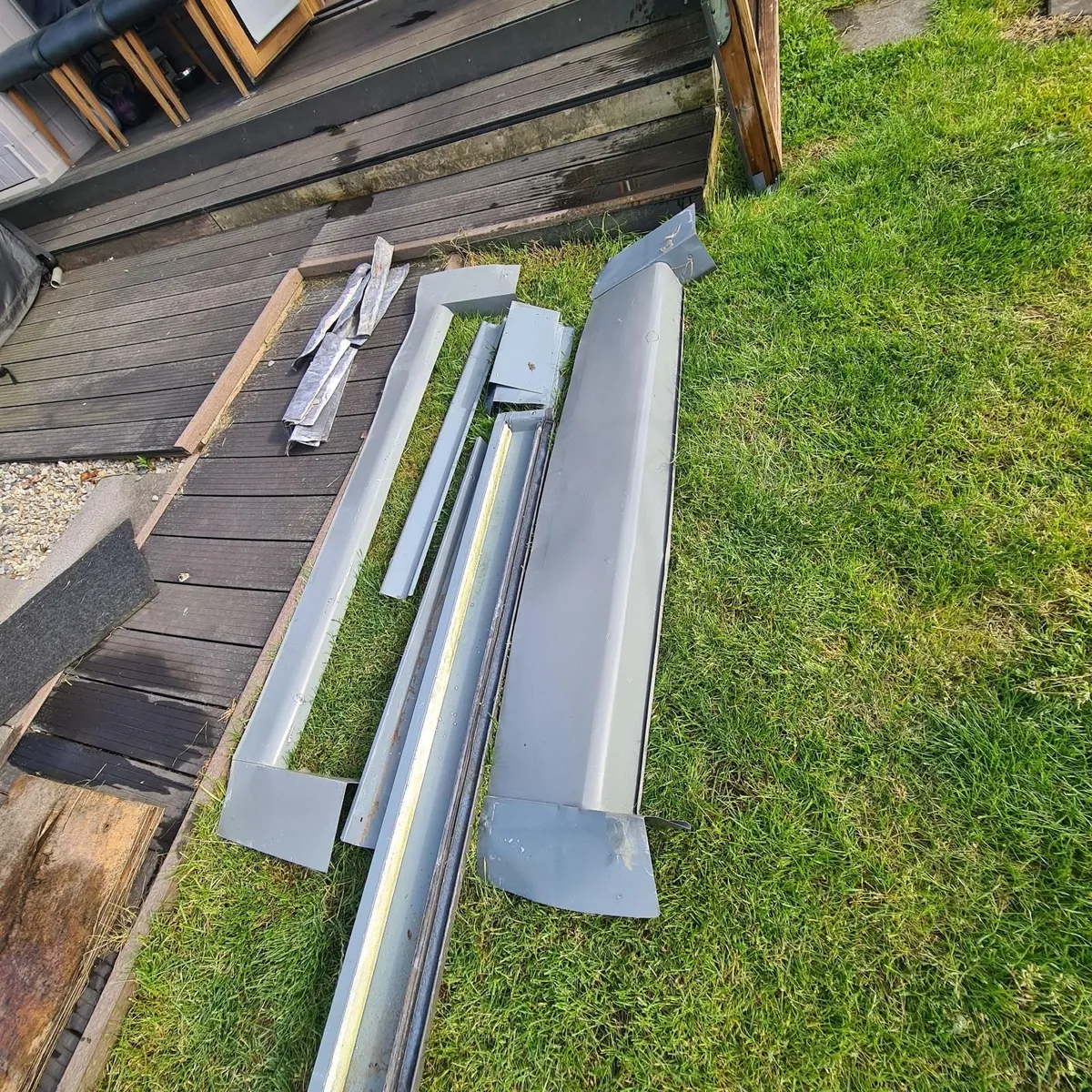 Velux Window 4' x 3' with all flashings and blind - Image 4