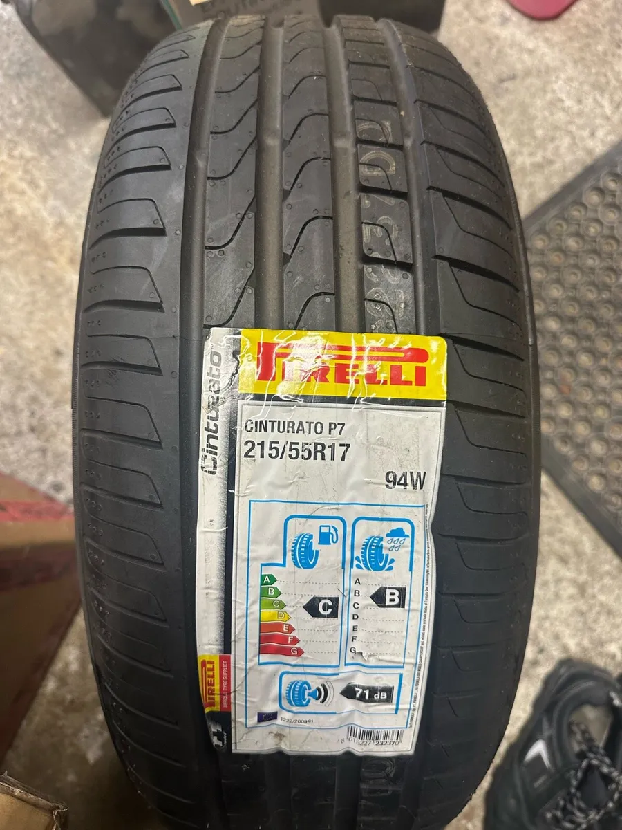 Pirelly new tyre 215/55/R17 - Image 1