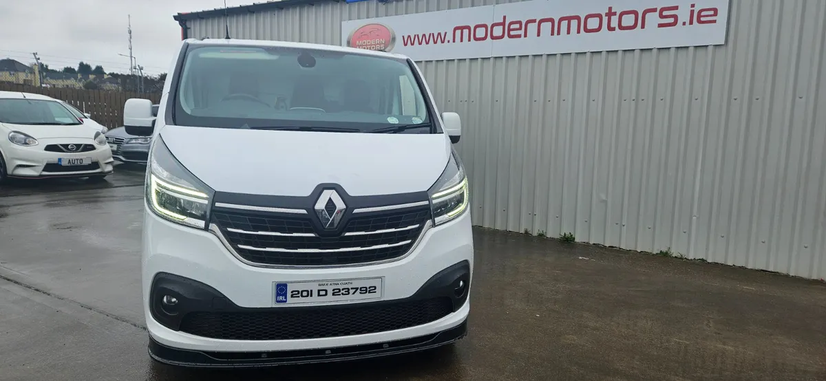 Renault Trafic sport automatic high spec - Image 4