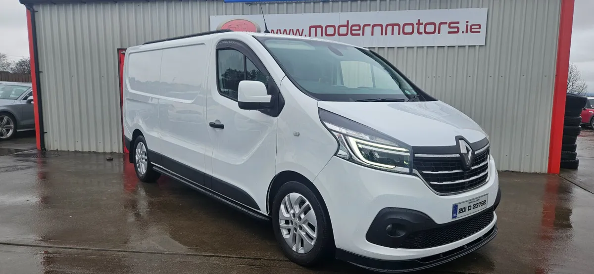 Renault Trafic sport automatic high spec - Image 2
