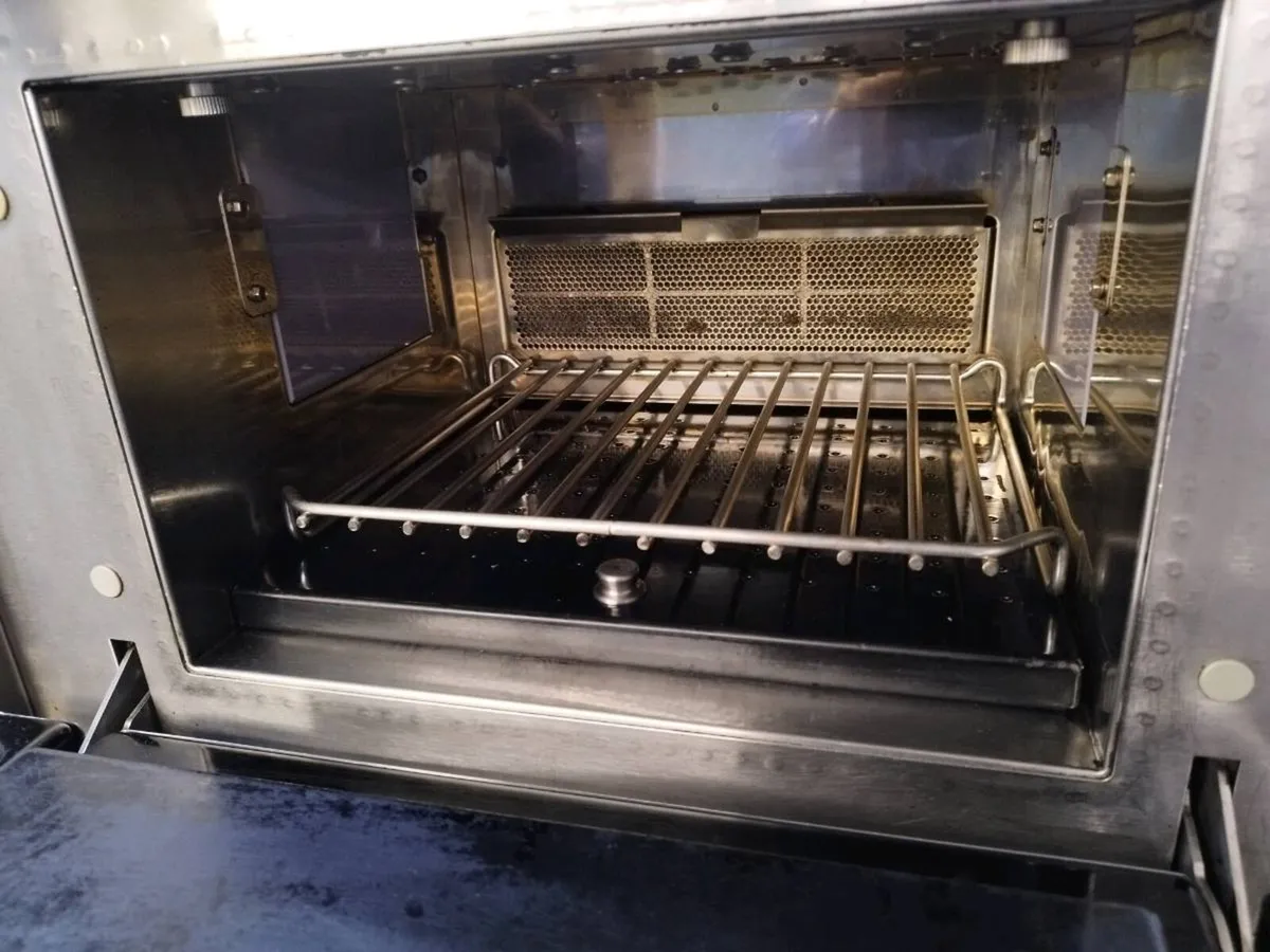 E4. MERRYCHEF - Image 3