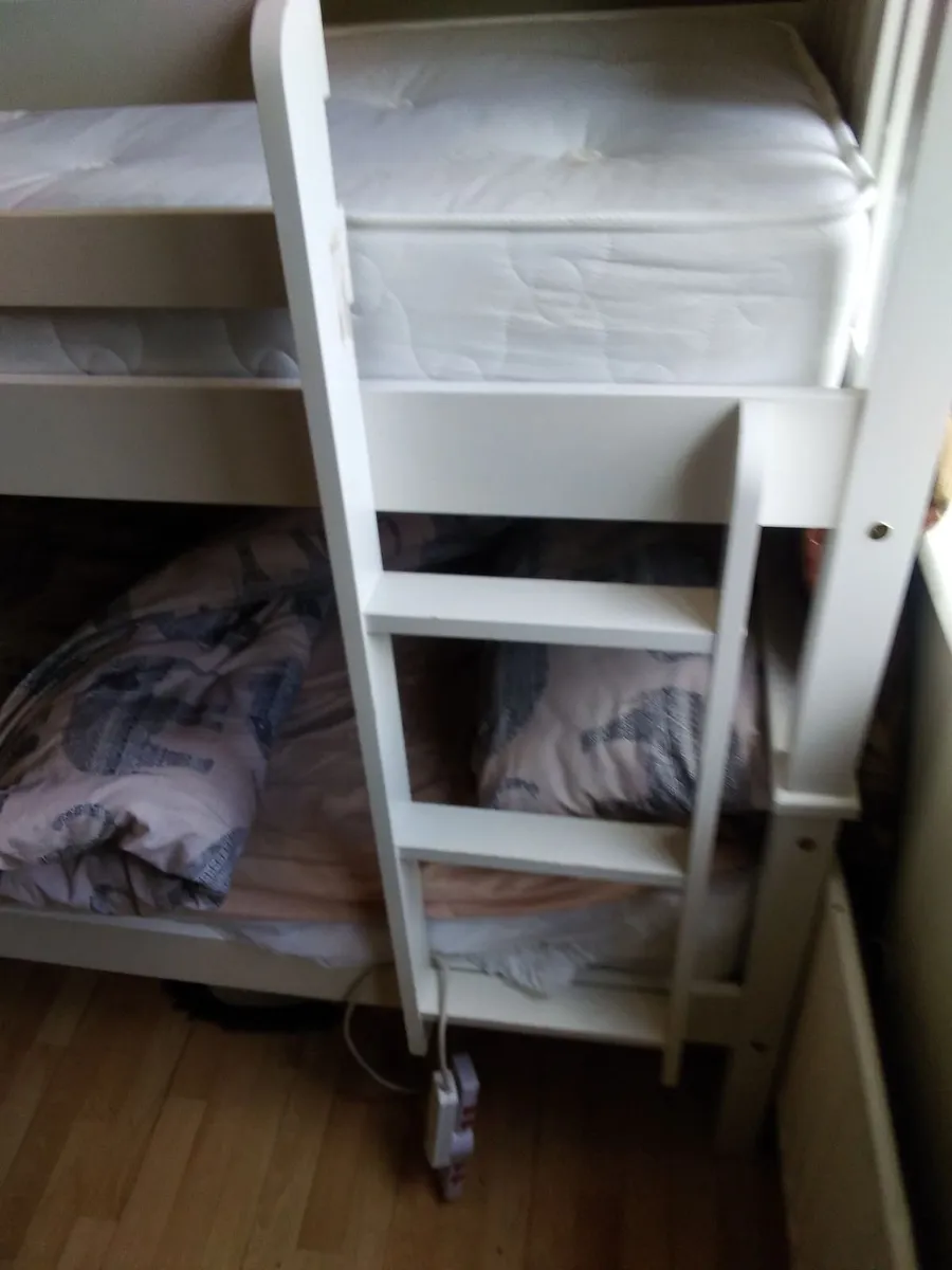 Bunk beds - Image 1