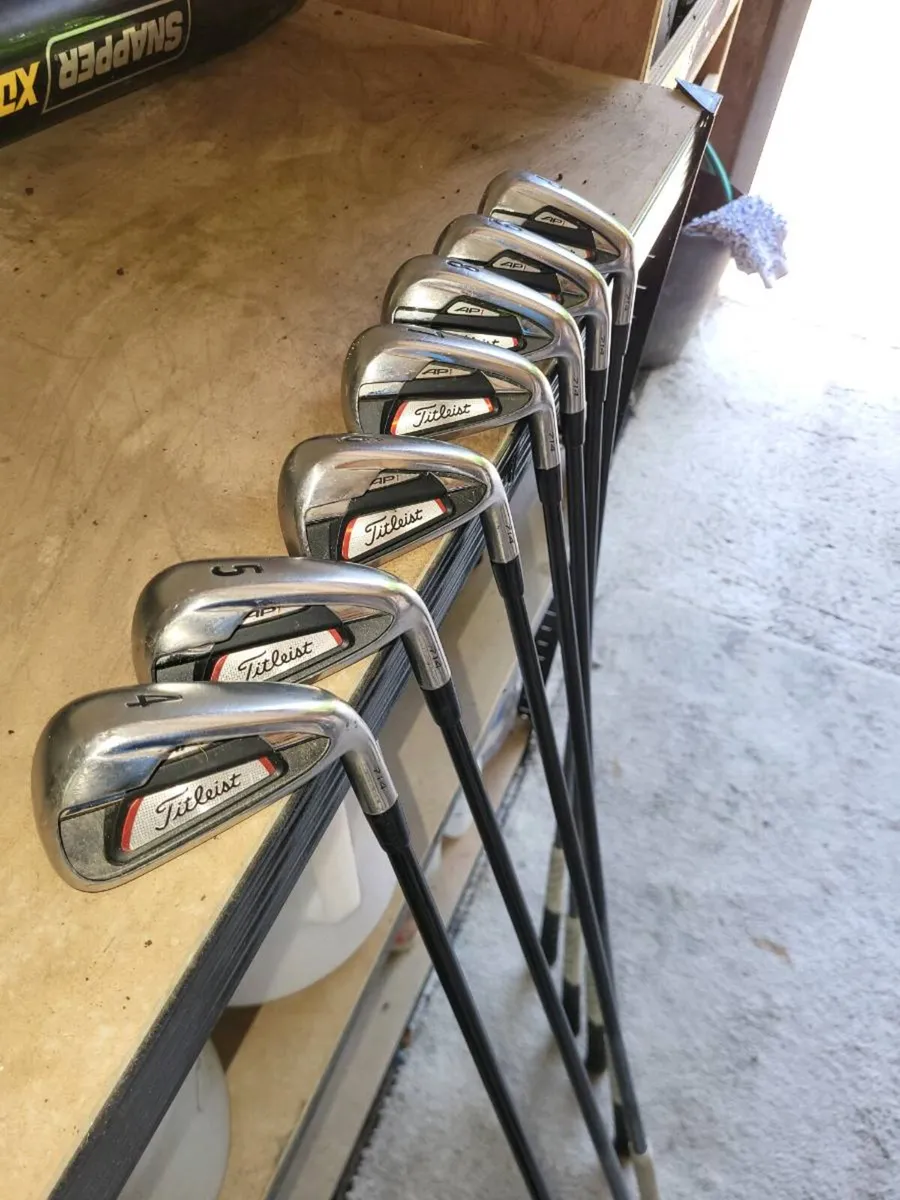 Titlest ap2 irons - Image 1