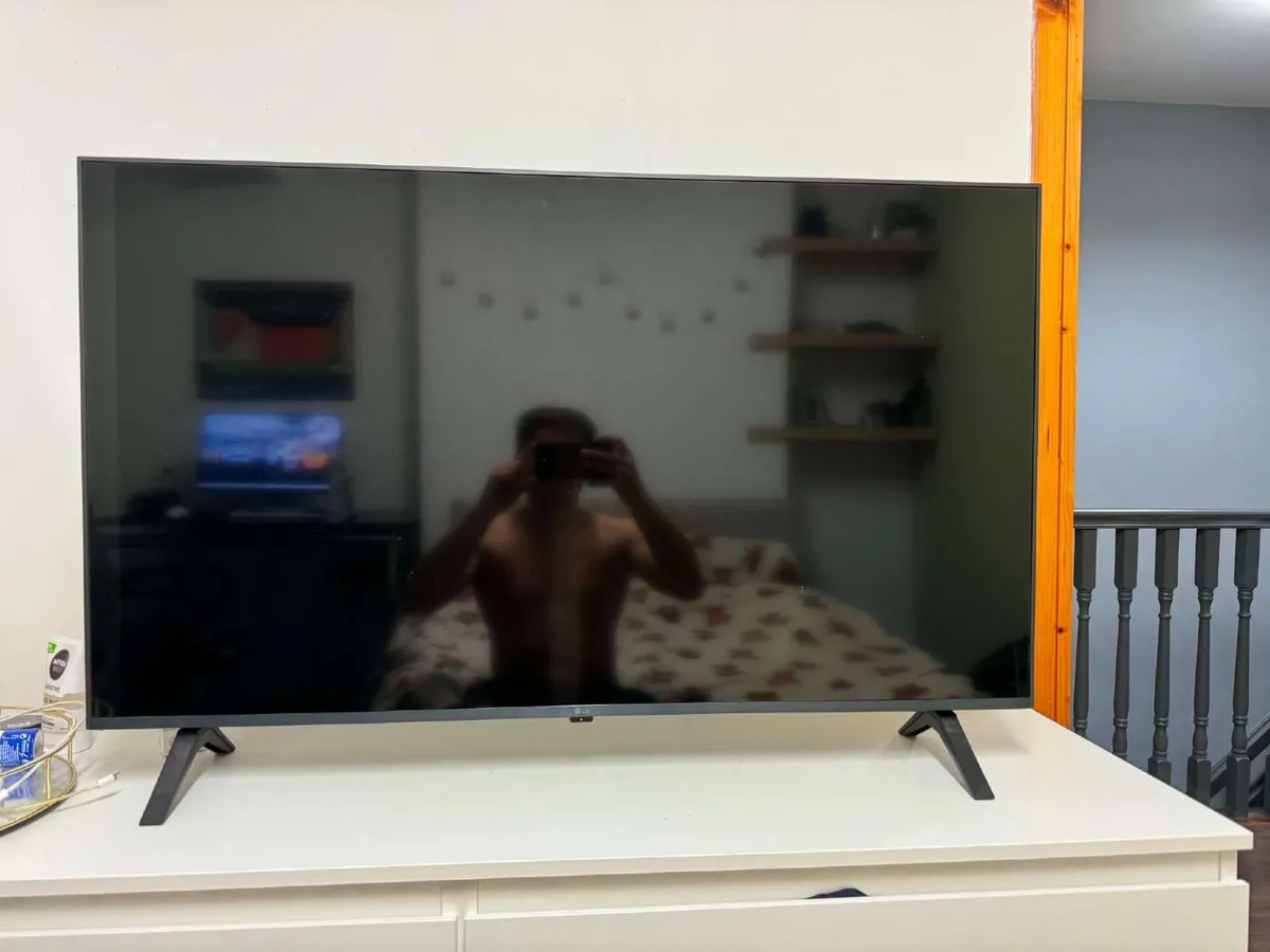 LG 43 4K SMART TV - Image 1