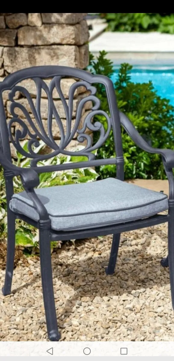 CLEARANCE** Brand New Hartman Cast Alum 8 Seater - Image 3