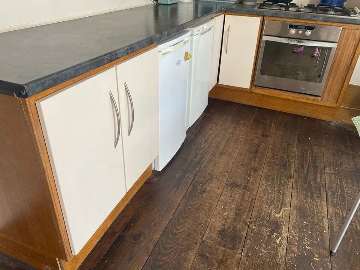 Kitchen Cupboards - Image 3