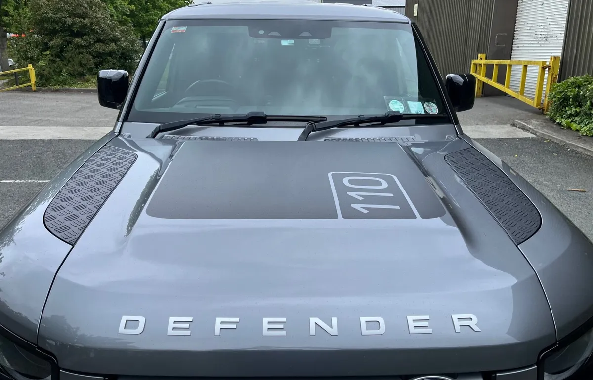 Land Rover Defender 2021 - Image 2