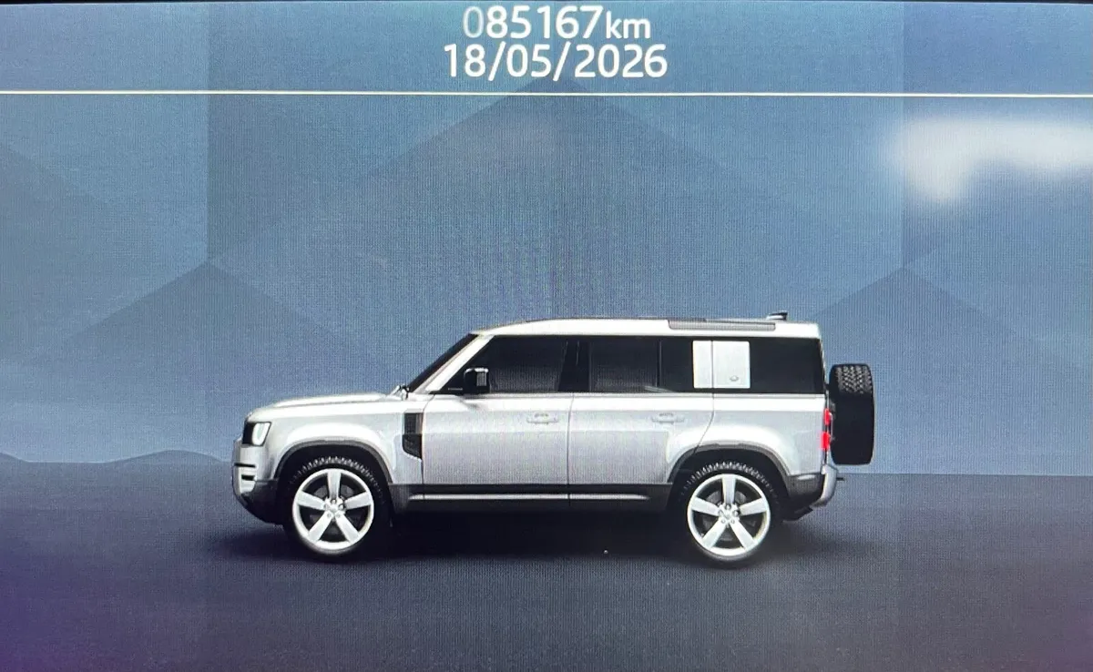 Land Rover Defender 2021 - Image 3